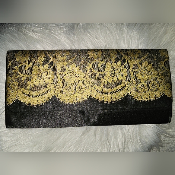 Handbags - Black w/ Gold clutch lace pattern ✨️